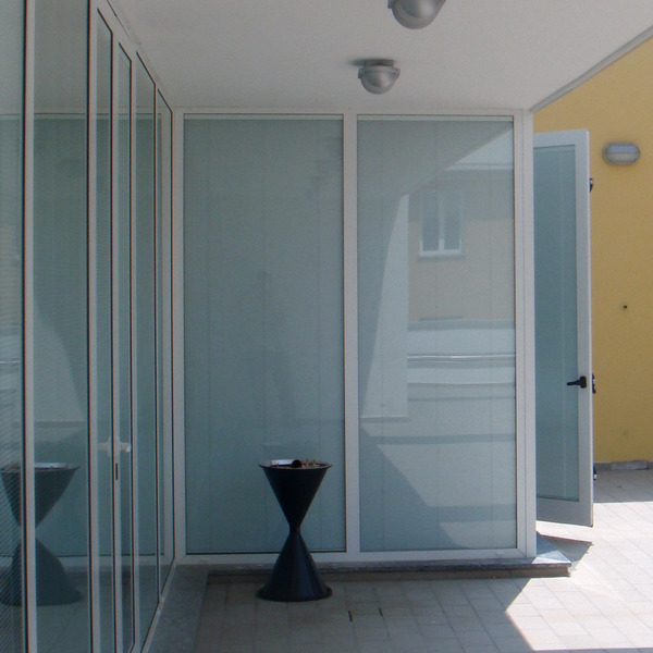 Realizzazione facciata, infissi e pensilina