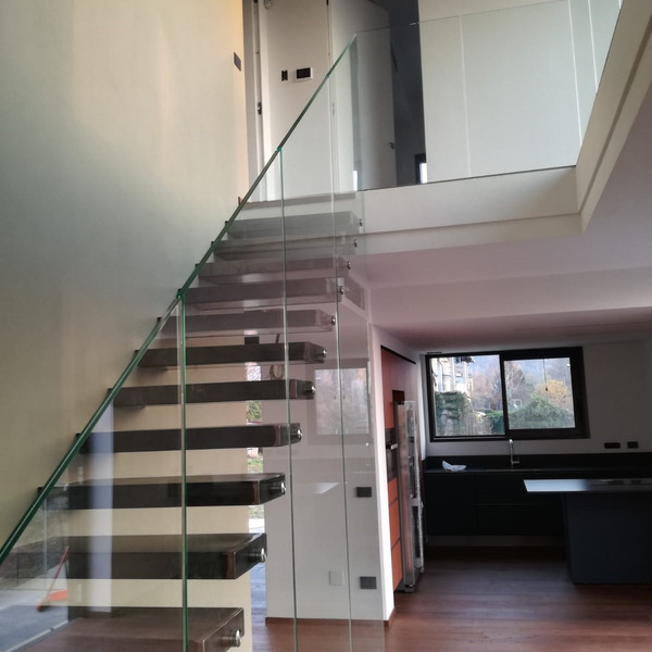 Scala per interni minimalista