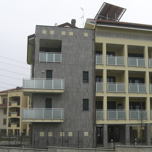Parapetti per balconi in vetro e alluminio